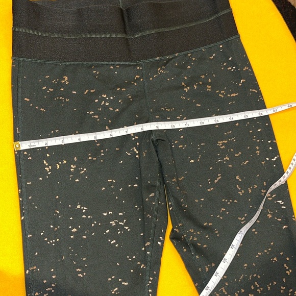 Puma Champion yoga fitness leggings dark green with gold print. Stretchy, size M - Picture 5 of 7